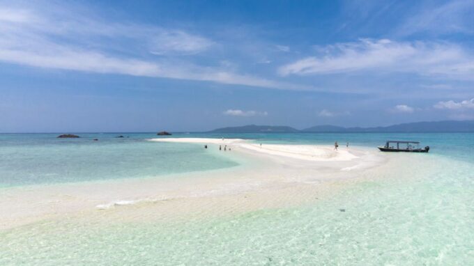 Ishigaki Island: Guided Tour to Hamajima With Snorkeling - Snorkeling Opportunities
