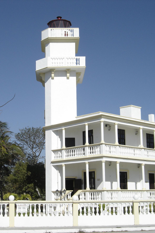 Isla Aguada: Flight of the Bird and the Smile of the Dolphin - Key Points