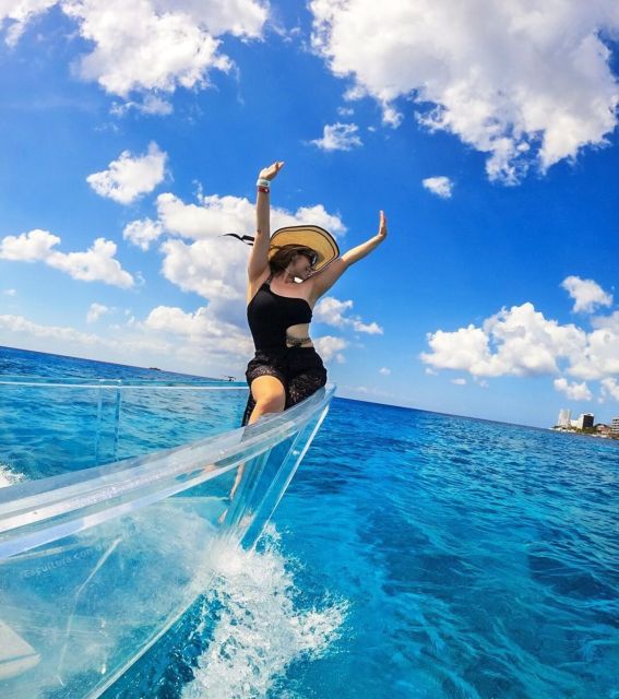 Isla Mujeres: 100% Transparent Boat Ride - Boat and Equipment