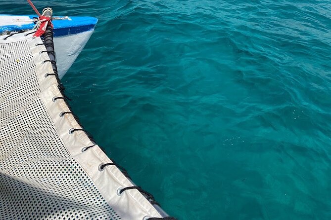 Isla Mujeres Basic Tour in Catamaran With Snorkel and Open Bar - Snorkeling Experience