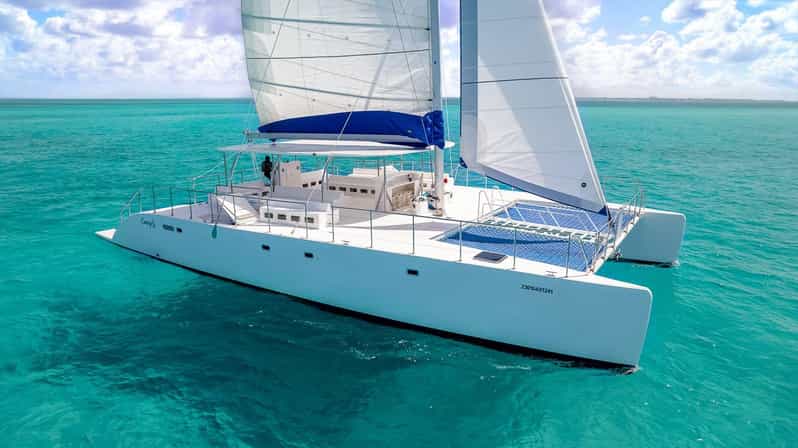 Isla Mujeres by Catamaran - Key Points