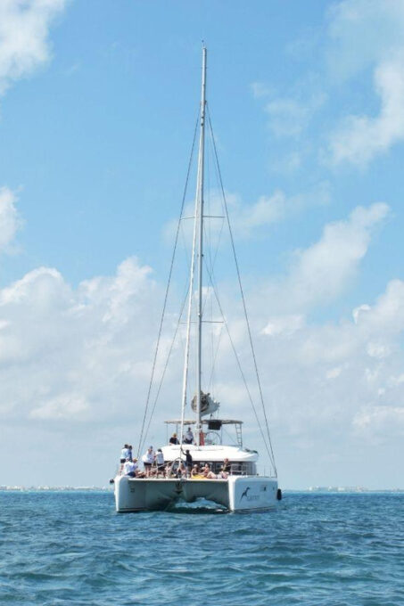 Isla Mujeres: Catamaran Tour, Snorkel, Buffet and Open Bar - Explore Isla Mujeres
