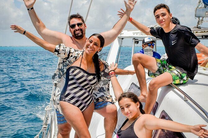 Isla Mujeres Catamaran Tour with Open Bar from Costa Mujeres - FAQ