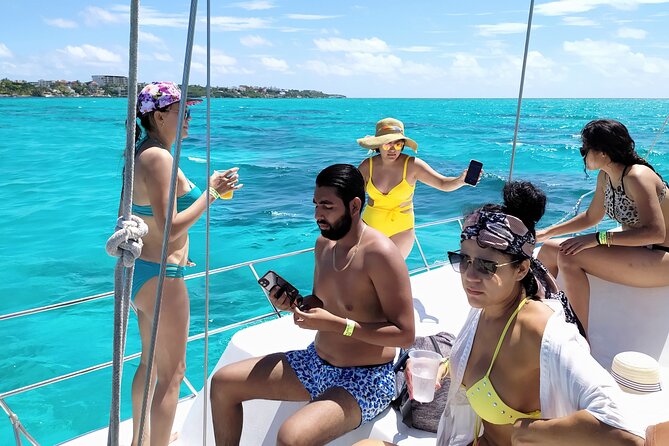 Isla Mujeres Catamaran Tour With Snorkeling at Musa, Buffet Lunch & Open Bar - Inclusions and Amenities