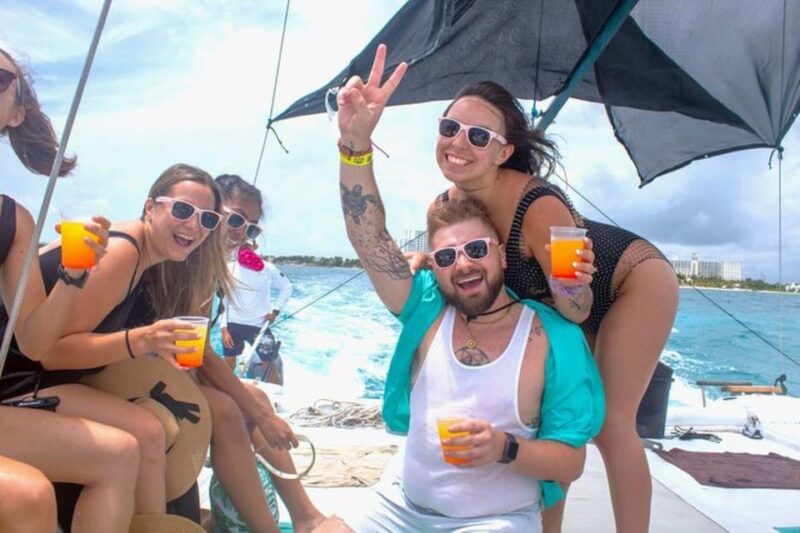 Isla Mujeres Catamaran Tour With Unlimited Drinks & Transfer - Itinerary and Activities