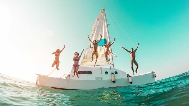 Isla Mujeres: Catamaran Trip to the Island & Open Bar! - Overview of the Catamaran Trip