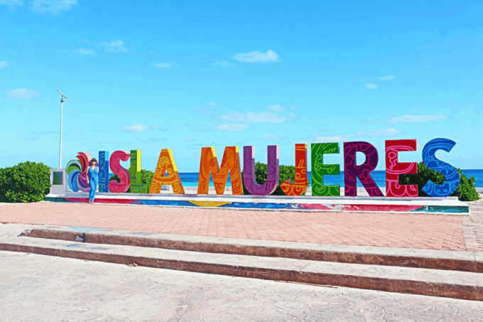 Isla Mujeres: Premium All Inclusive Catamaran Yatch - Language Support