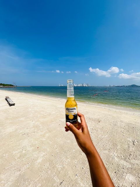Isla Tierra Bomba Beach Club: Day Pass With Typical Food - Food and Beverages