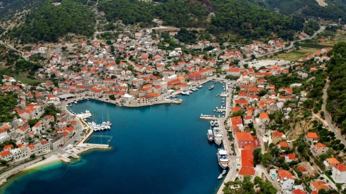 Island Brač - Golden Horn & Pučišća Private Speedboat Tour - What to Bring