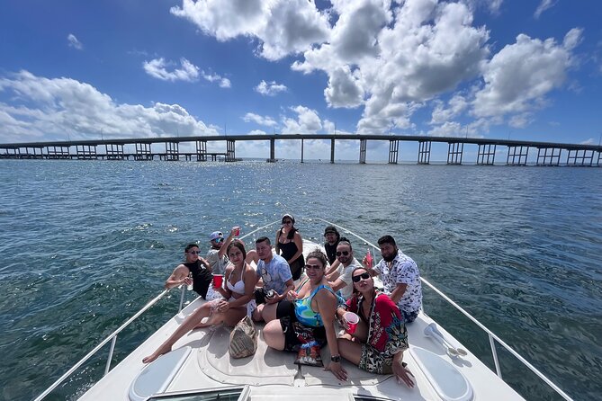Island Fun Yacht Rental in Miami Beach - Group Accommodations