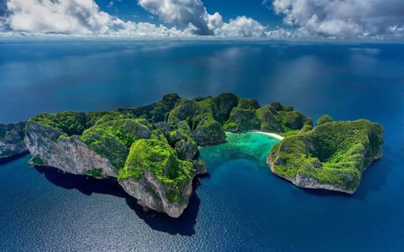 Island Hopping and Snorkeling Plankton Tour by Speedboat - Key Points