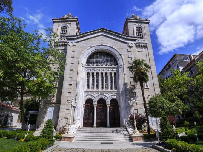 Istanbul: Asian Side Uskudar & Kadiköy Tour With Lunch - Historic Neighborhoods Walk