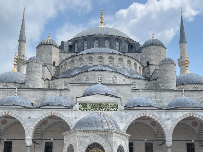Istanbul: Basilica, Topkapi, Blue Mosque & Hagia Sophia Tour - Meeting Point and Additional Information