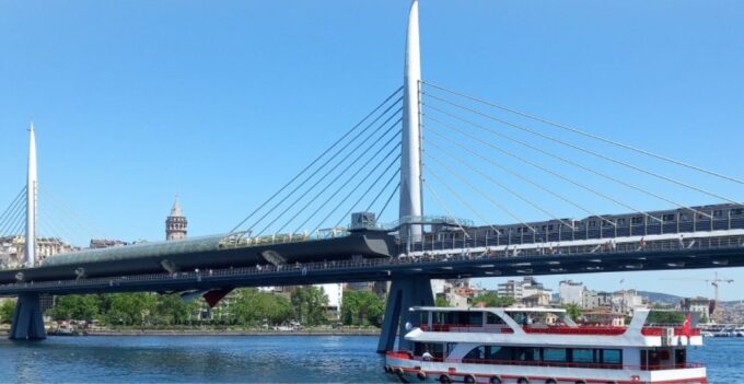 Istanbul: Bosphorus And Golden Horn Morning or Sunset Cruise - Historical Landmarks Along the Route
