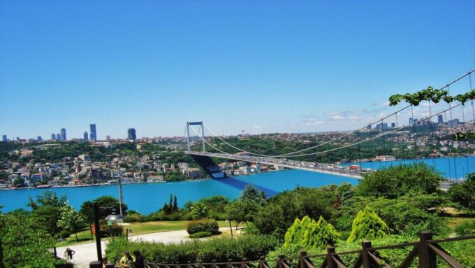 Istanbul: Bosphorus And Golden Horn Morning or Sunset Cruise - Unique Experiences on the Cruise