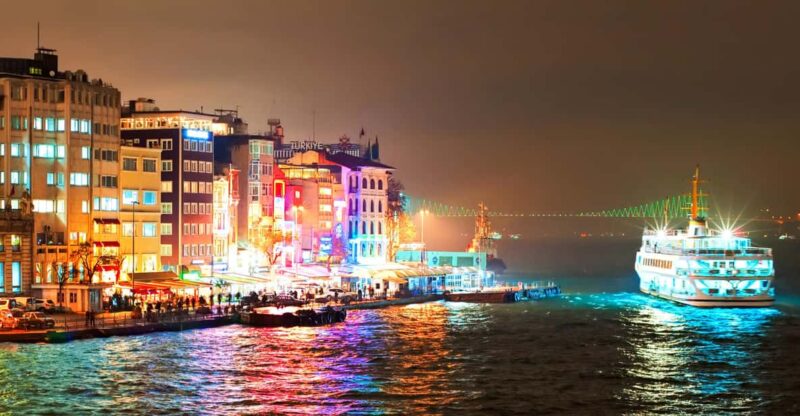 Istanbul: Bosphorus Boat Cruise With Dinner & Entertainment - Key Points