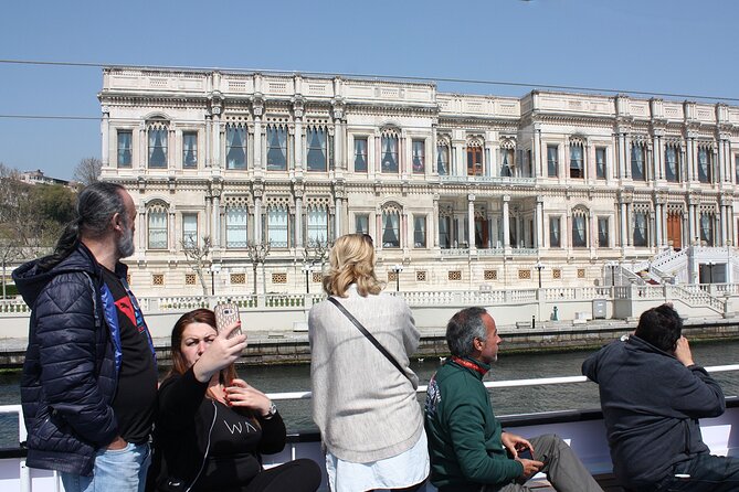 Istanbul Bosphorus Boat Tour and Golden Horn Cruise Day or Sunset - Safety and Comfort