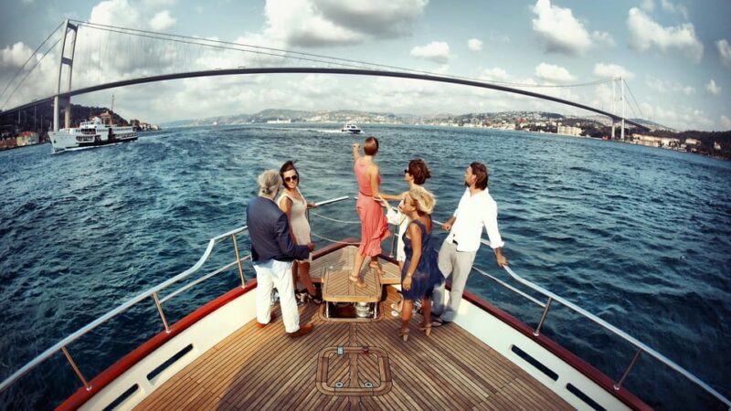 Istanbul: Bosphorus Cruise and Bus Tour With Bazaar Visit - Experience Details