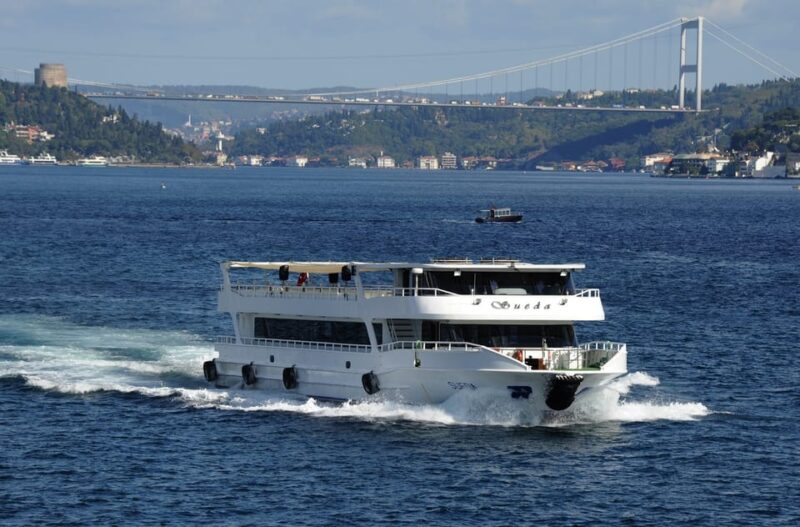 Istanbul: Bosphorus Cruise and Golden Horn Bus Tour - Itinerary Highlights