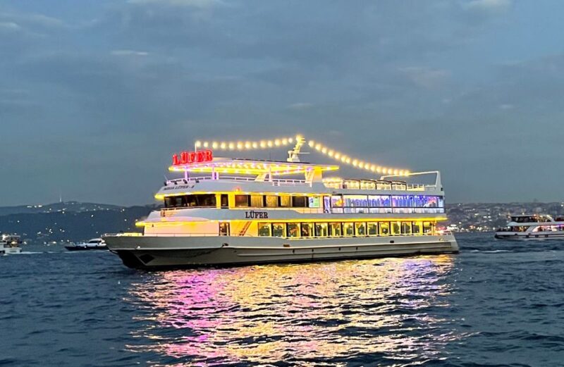Istanbul: Bosphorus Dinner Cruise & Show With Private Table - Language and Accessibility
