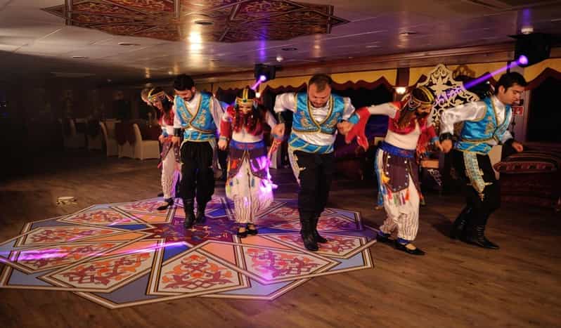 Istanbul: Bosphorus Dinner Cruise W/ Folklore Show & Dinner - Cruise Experience