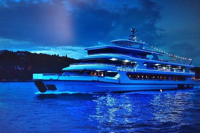 Istanbul: Bosphorus Dinner Cruise With Turkish Night Show - Dining Experience