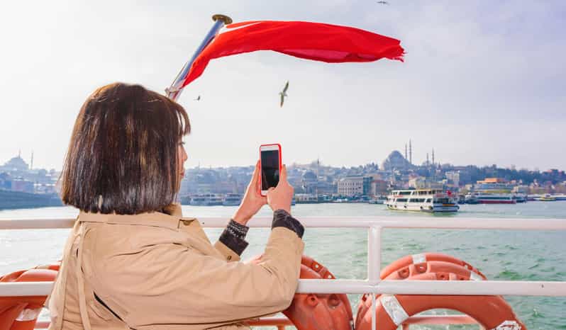 Istanbul: Bosphorus Guided Sightseeing Cruise - Key Points