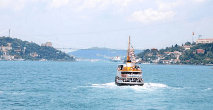 Istanbul: Bosphorus Morning Cruise With Breakfast - Private Table Option