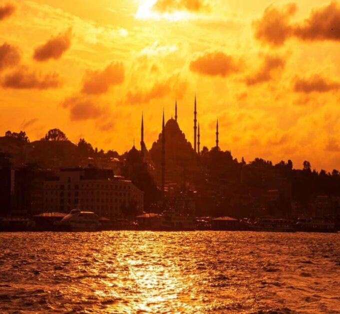 Istanbul: Bosphorus Morning or Sunset Cruise Tour - Morning or Sunset Cruise