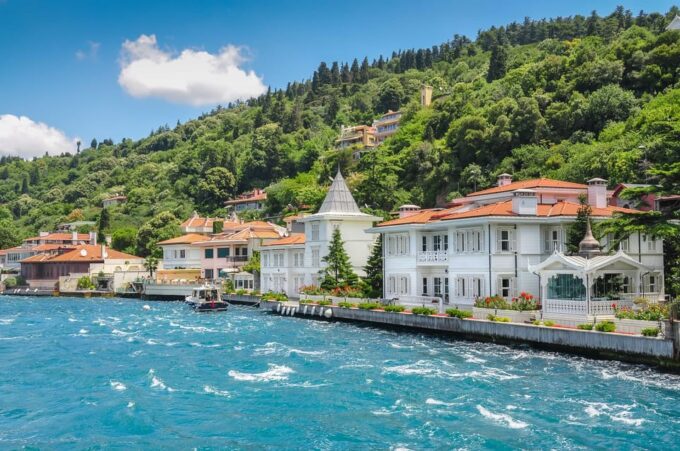 Istanbul: Bosphorus Morning/Sunset Cruise With Optional Stop - Morning Vs. Sunset Options