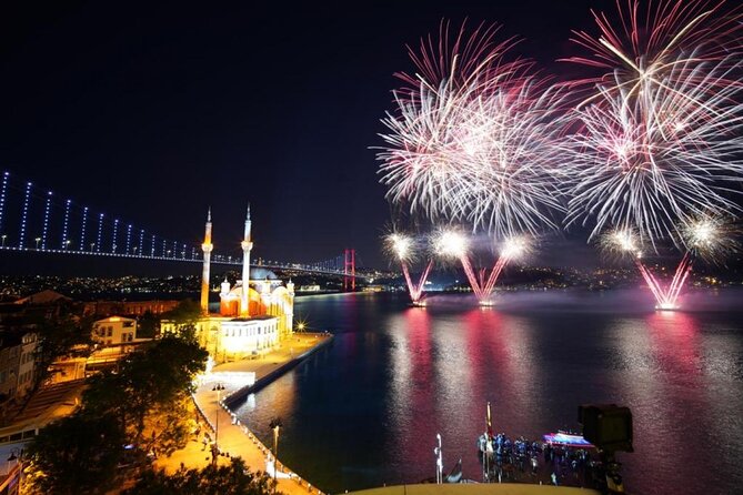 Istanbul Bosphorus New Years Eve Dinner Cruise Party in Istanbul - Recap
