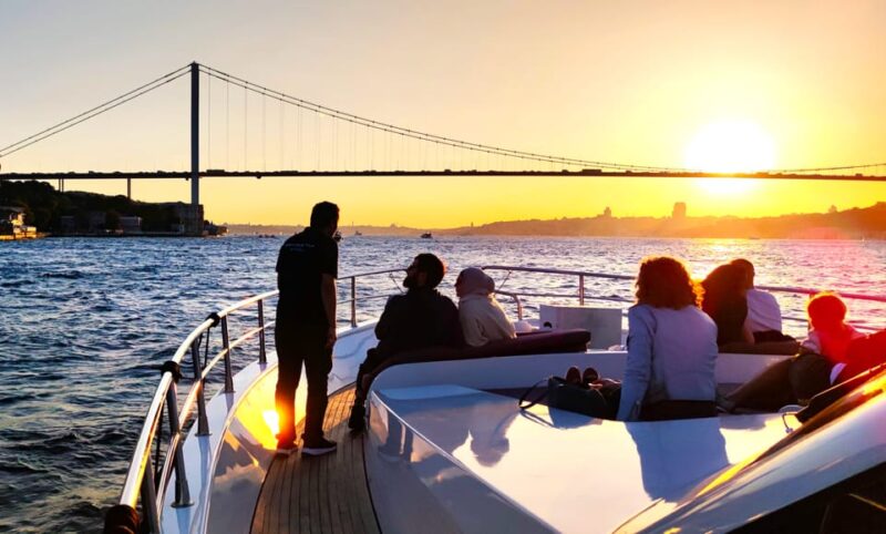 Istanbul: Bosphorus Sunset Yacht Cruise With Live Guide - Itinerary and Landmarks