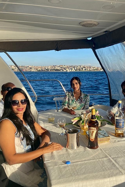 Istanbul: Bosphorus Yacht Cruise at Sunset With Snacks - Key Points