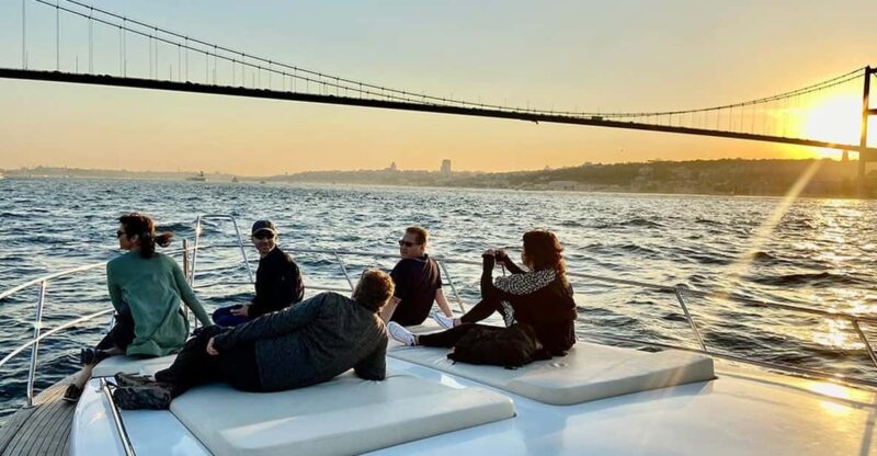Istanbul: Bosphorus Yacht Cruise at Sunset With Snacks - Yacht Experience and Amenities