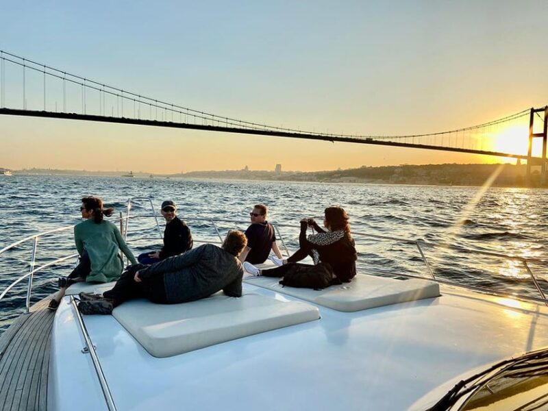 Istanbul: Bosphorus Yacht Cruise at Sunset With Snacks - Customer Feedback and Ratings