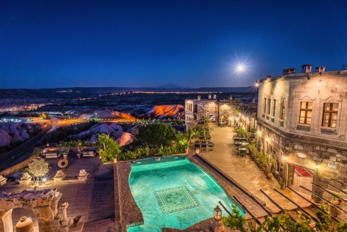 Istanbul: Cappadocia 4-Day Trip by Plane & Hot Air Balloon - Selime Monastery and Pigeon Valley