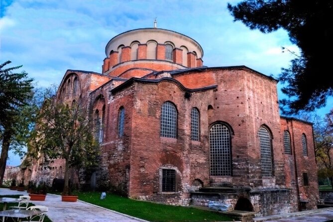 Istanbul: Church, Synagogue and Mosque Walking Tour - Admiring the Suleymaniye Mosque