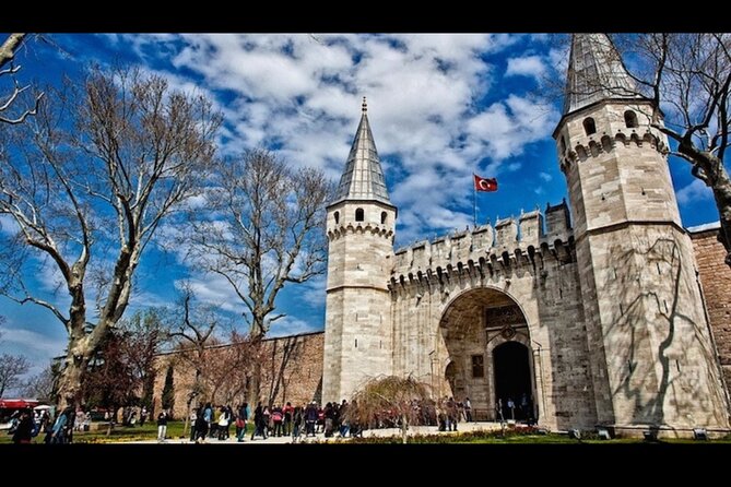 Istanbul: Church, Synagogue and Mosque Walking Tour - Visiting the Beyazit Mosque