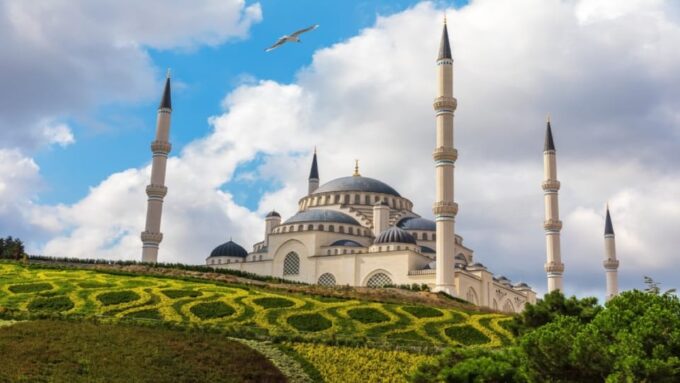 Istanbul: City Hightlights Bus Tour and Bosphorus Cruise - Pickup and Drop-off