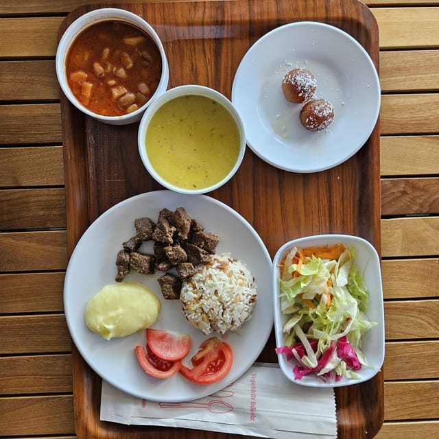 Istanbul: Cruise and Dine 2.5-Hour Bosphorus Lunch Tour - Accessibility Information