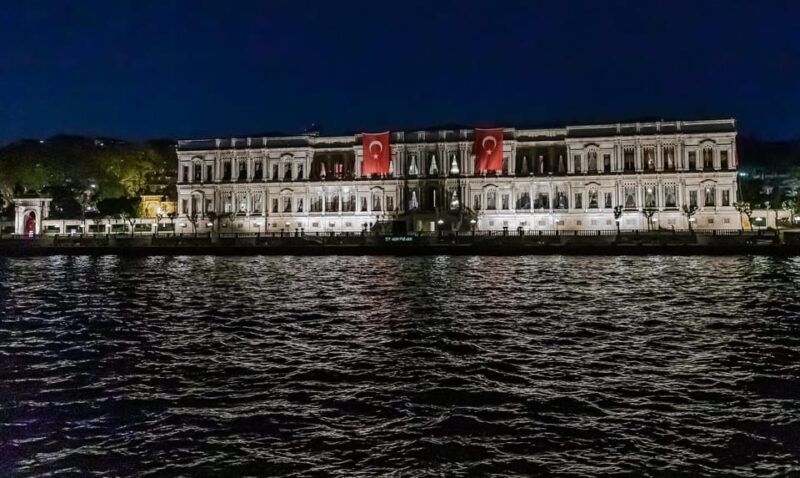 Istanbul: Dinner Cruise With Hotel Transfer and Soft Drinks - Key Points