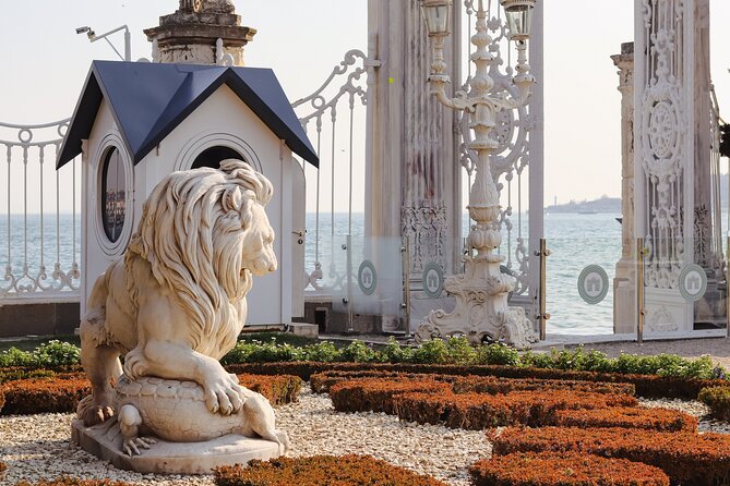 Istanbul Dolmabahçe Palace Private Tour With Transfers - Highlights of the Palace Museum