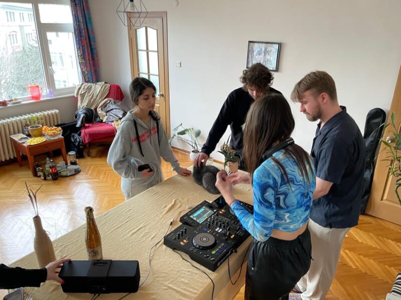 Istanbul: Electronic Music Workshop & Culture From Local DJ - Transportation and Meeting Point