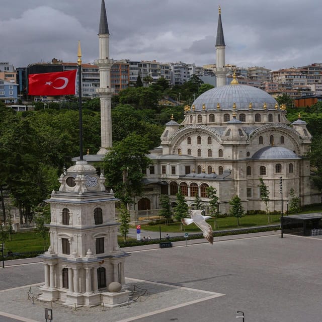 Istanbul: First Day Walking Tour - Experience Features