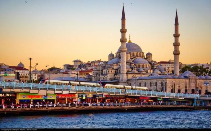 Istanbul: Full-Day Private City Highlights Walking Tour - Discover Topkapi Palace