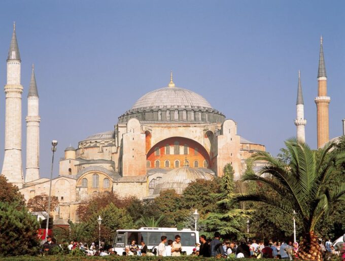 Istanbul: Half-Day Morning Hagia Sophia & Blue Mosque Tour - Visit to Hagia Sophia