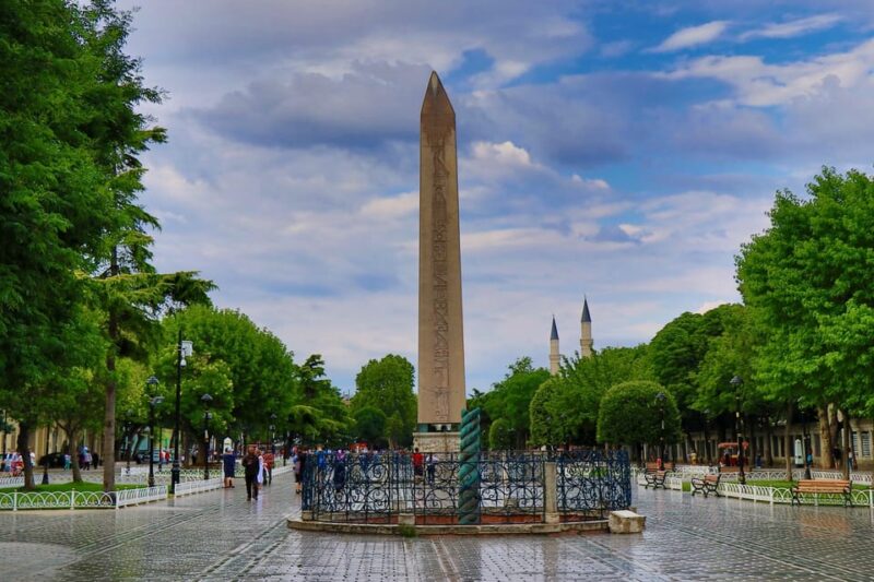 Istanbul: Historic Areas Walking Tour - Key Points