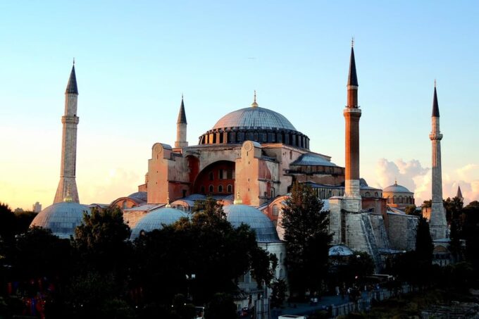Istanbul: Historic Areas Walking Tour - Pickup and Drop-off Times