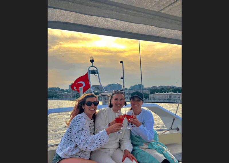 Istanbul: Luxury Yacht Tour at Sunset With Snacks - Customer Reviews and Ratings