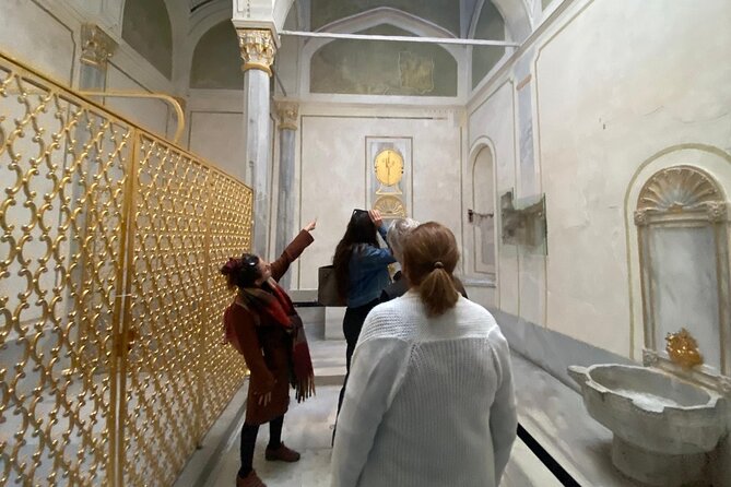 Istanbul Old Town Tour: Classics, Highlights & Hidden Gems - Discovering the Grand Bazaar